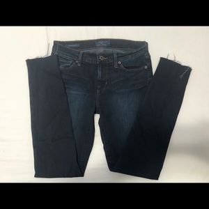 Lucky Brand dark wash jeans - like new!